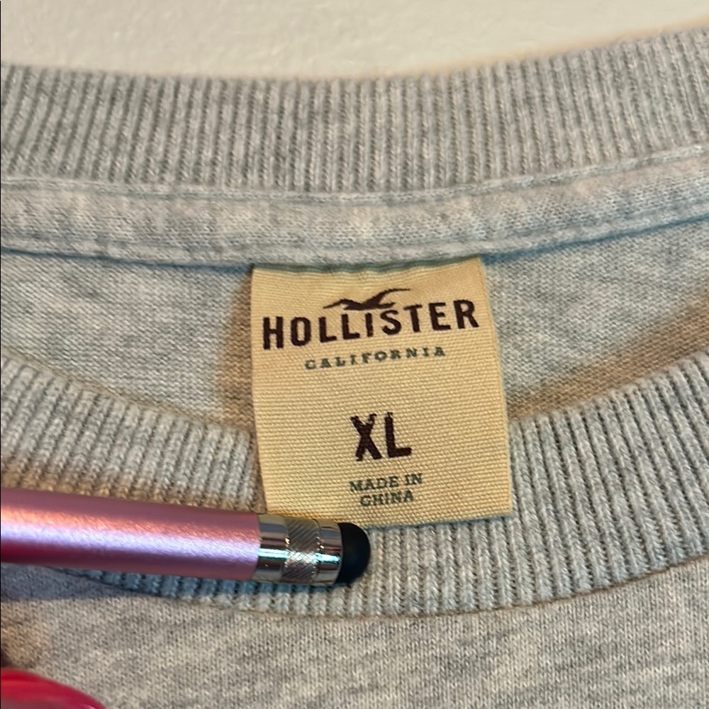 Hollister Heather Gray Crewneck Top - Picture 2 of 10